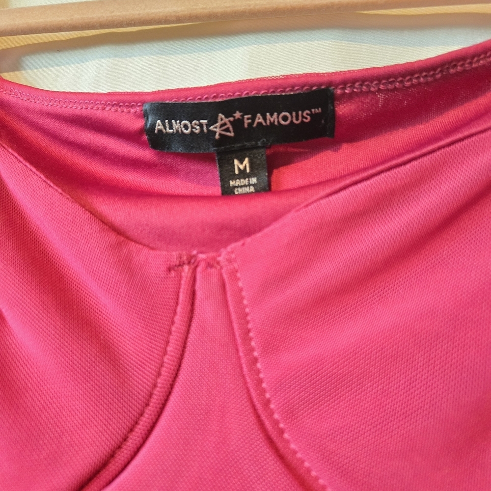 Almost Famous Raspberry Ruched Long Sleeve Crop Blouse Size Medium - Picture 2 of 7